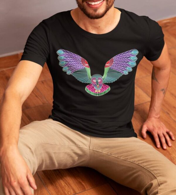 Coruja Colorida Camiseta Preta